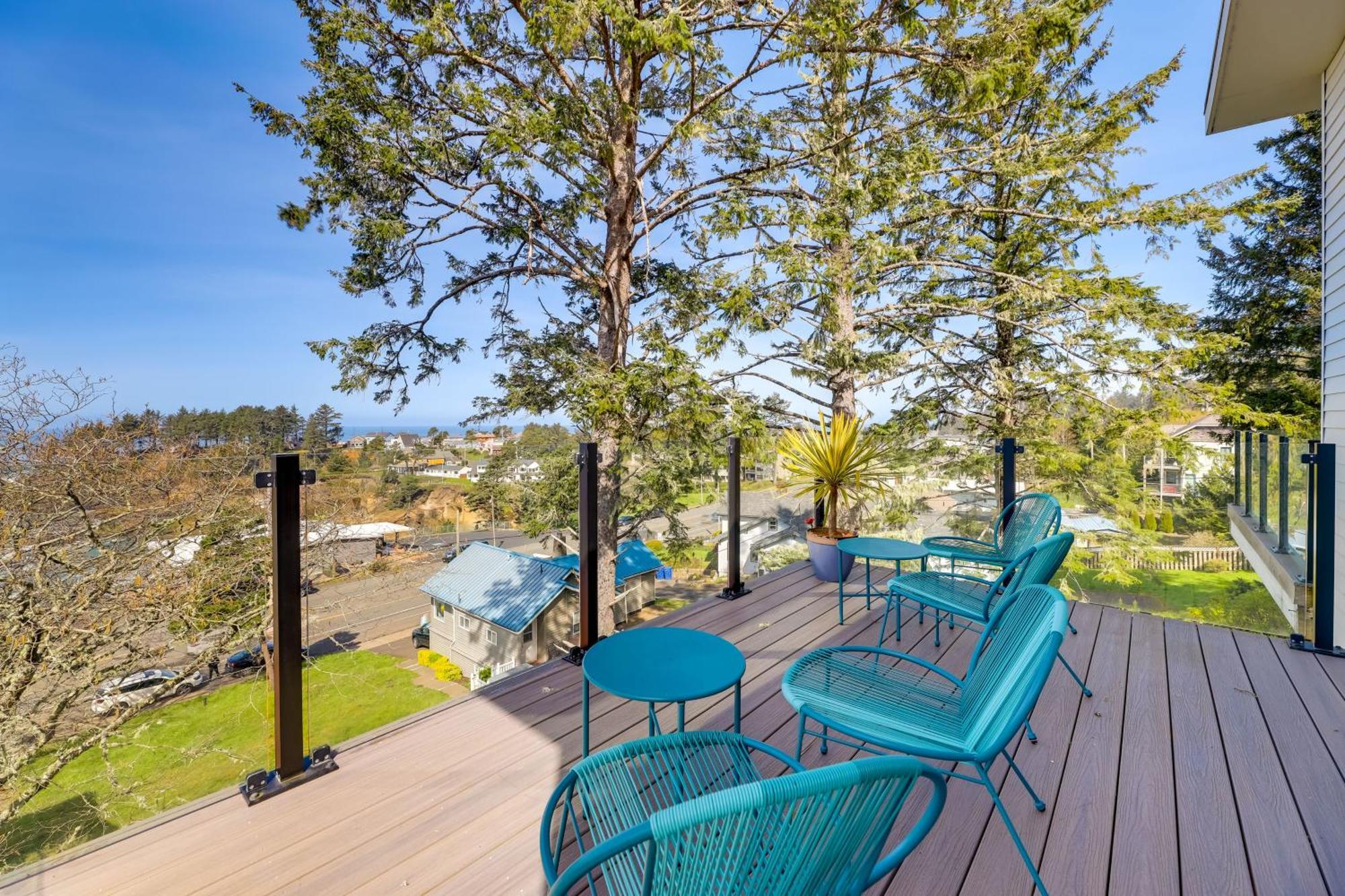 Scenic Depoe Bay Townhome With Deck Less Than 1 Mi To Parks! 외부 사진